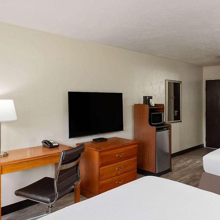 Super 8 By Wyndham Roseburg Hotel Екстериор снимка