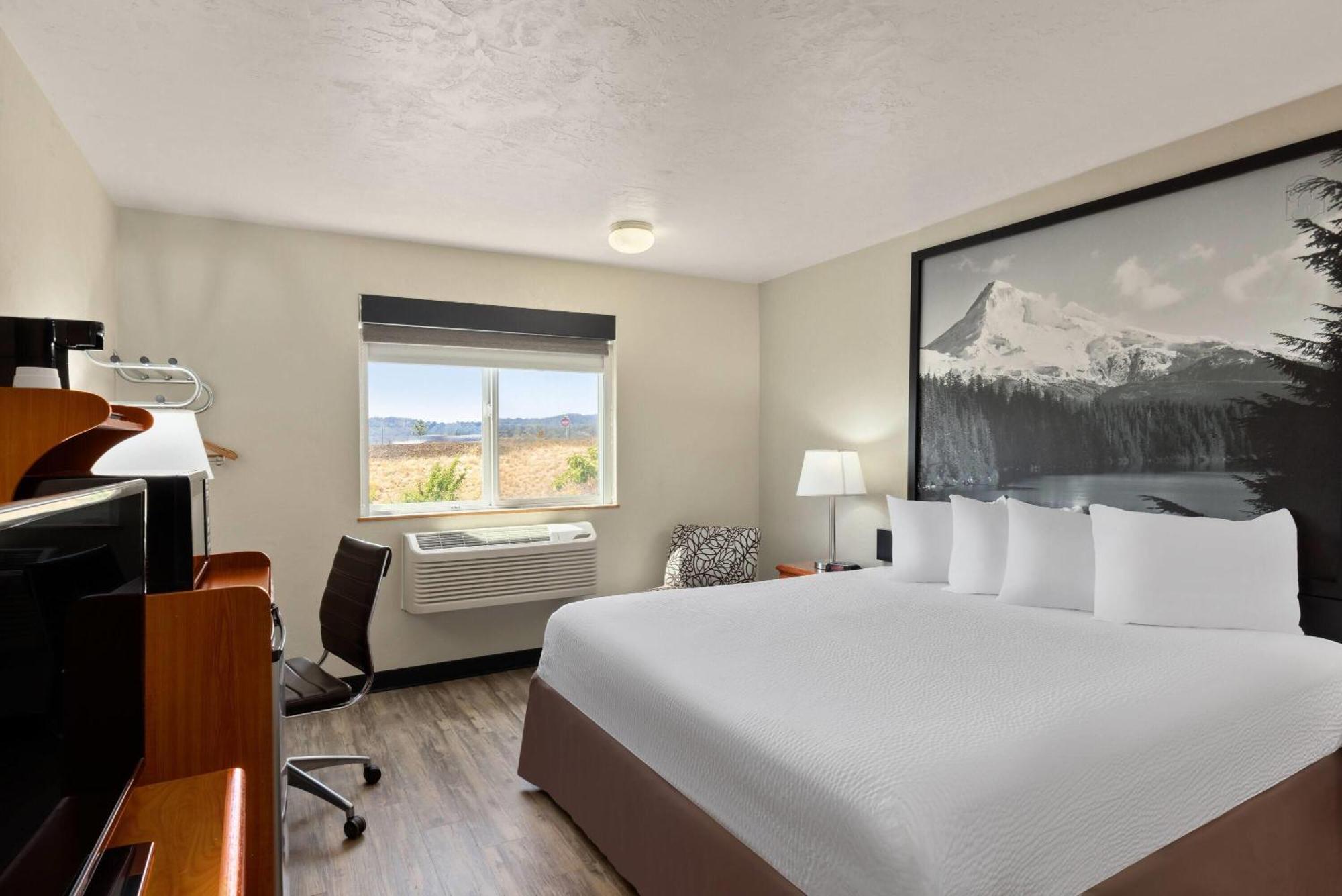 Super 8 By Wyndham Roseburg Hotel Екстериор снимка